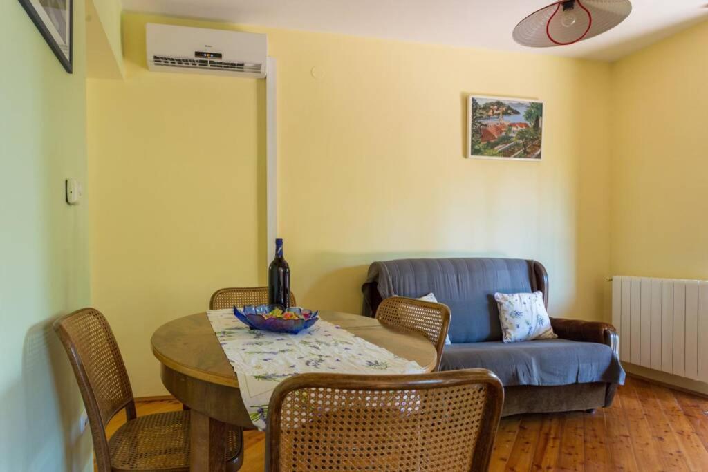 Sleep & Fly Cottage Cilipi Exterior photo