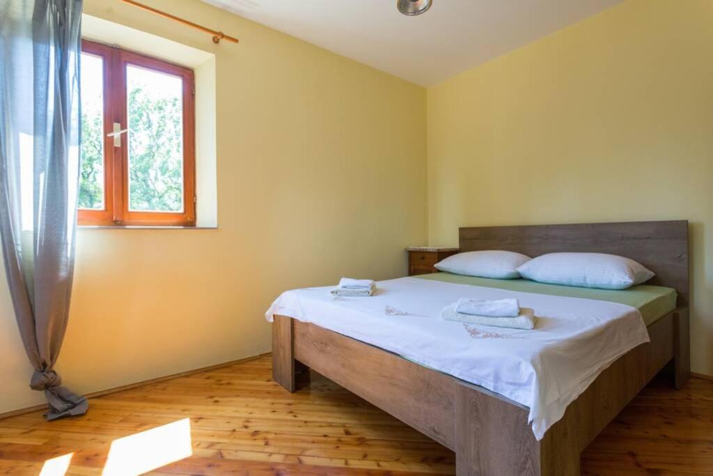 Sleep & Fly Cottage Cilipi Exterior photo